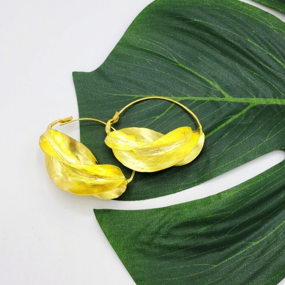 Large Gold Fulani Earrings, Mali West Africa - Picture 2 of 4